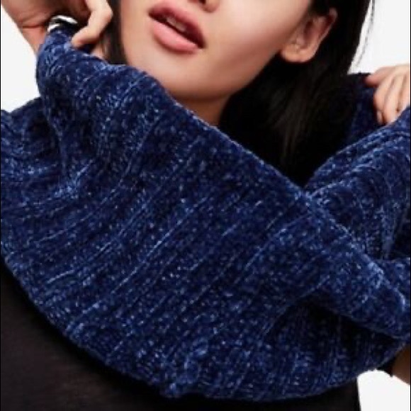 Free People Love Bug Blue Chenille Infinity Scarf - Picture 5 of 8